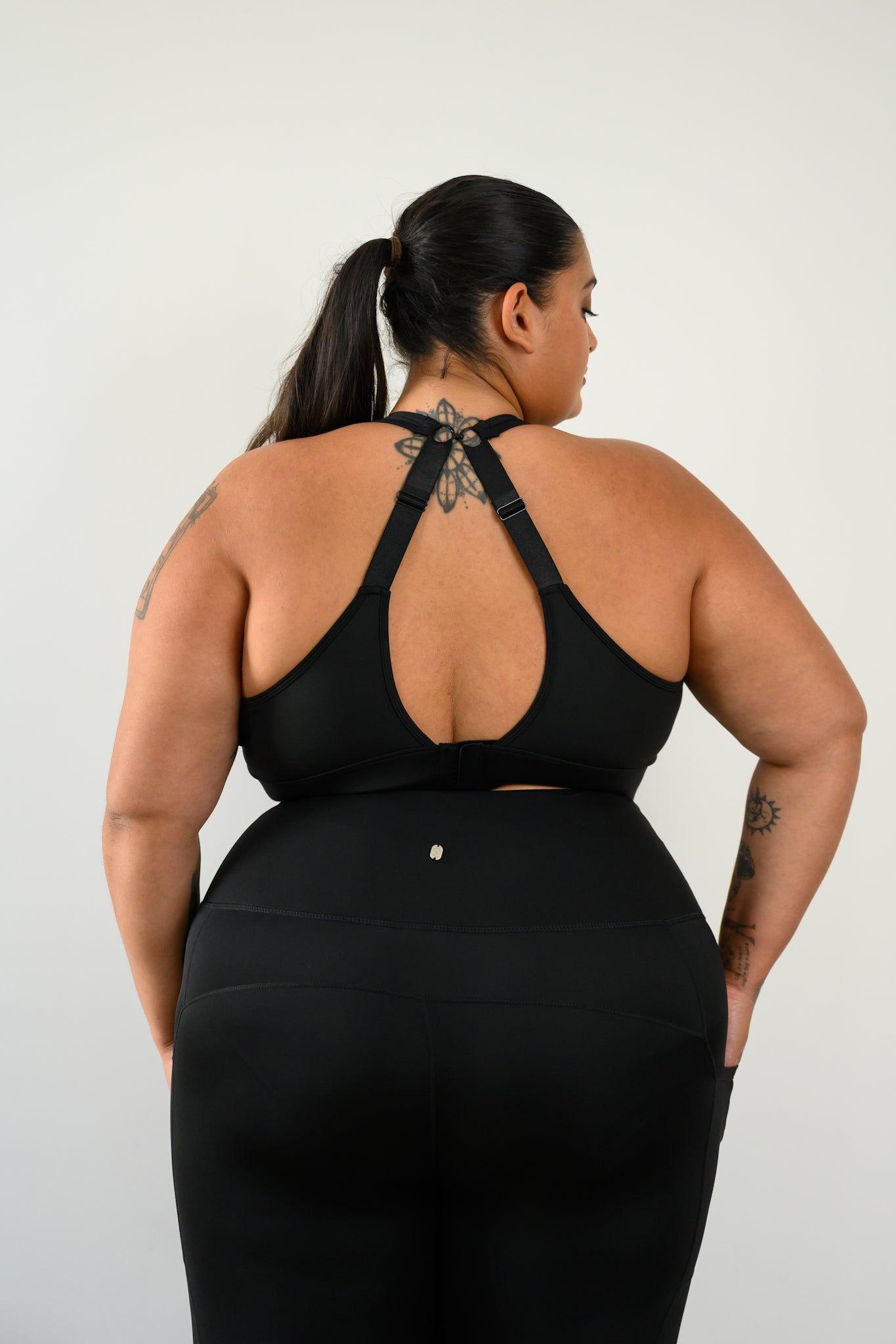 LuxeFit Crop - Black